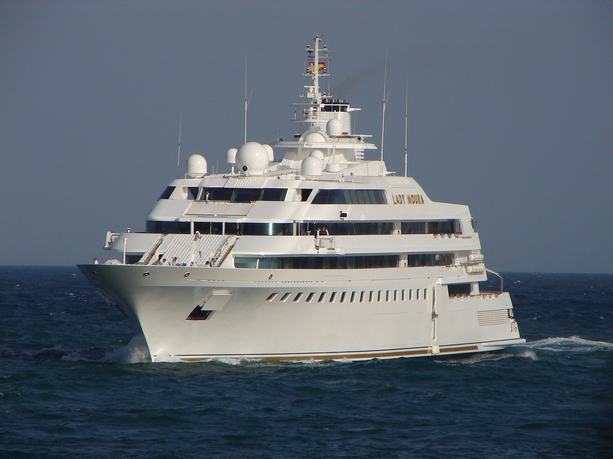 lady moura yacht charter